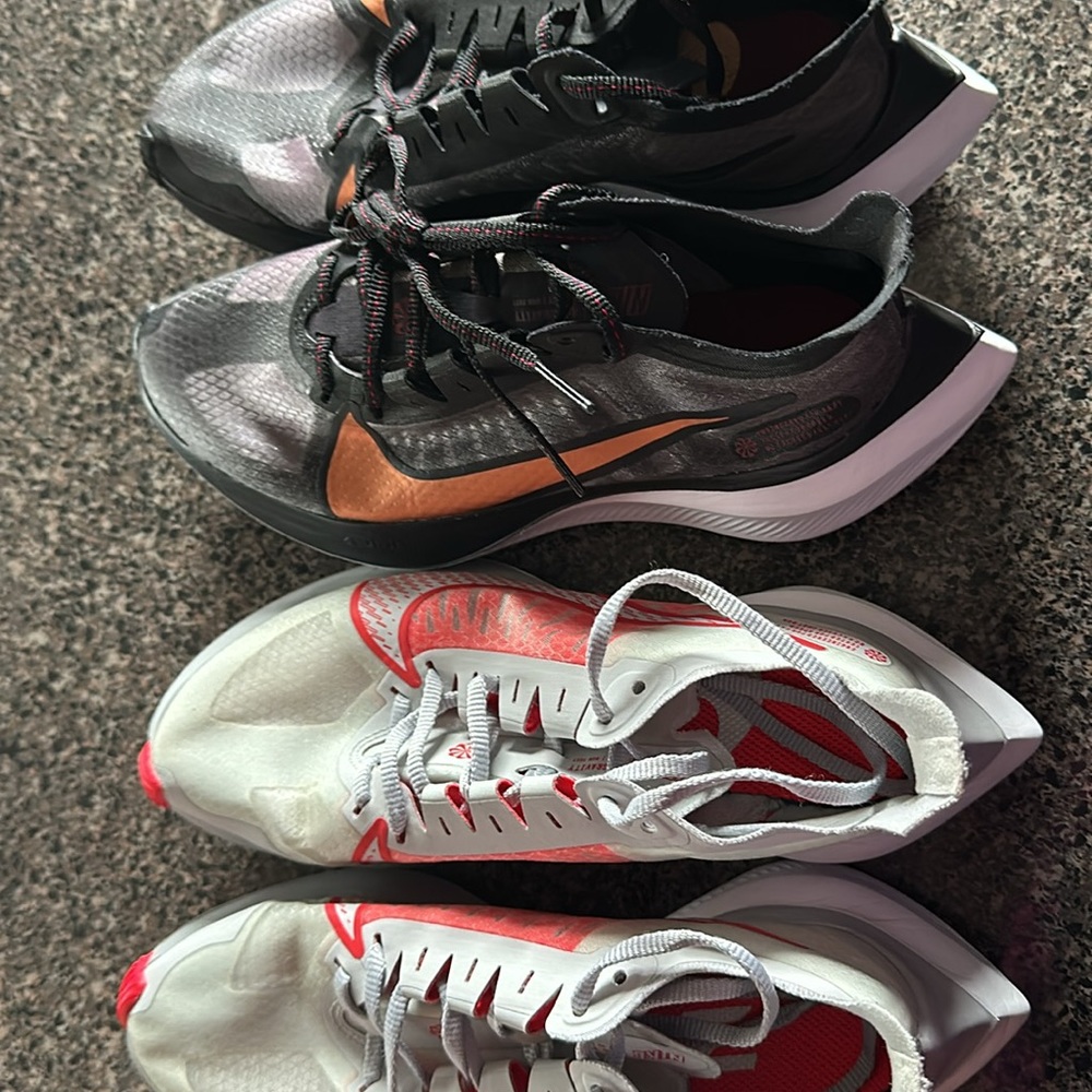 2 pairs of women Nike zoom